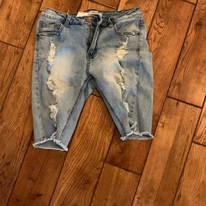 Jean shorts distressed
